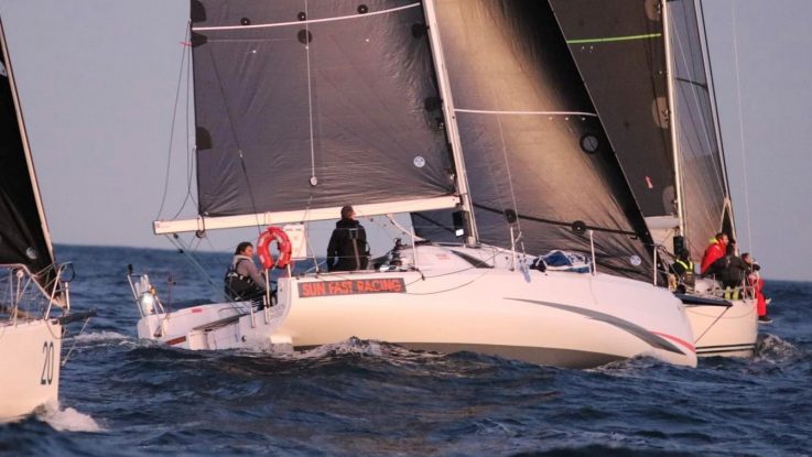 Two-handers dominate Cabbage Tree Island Race